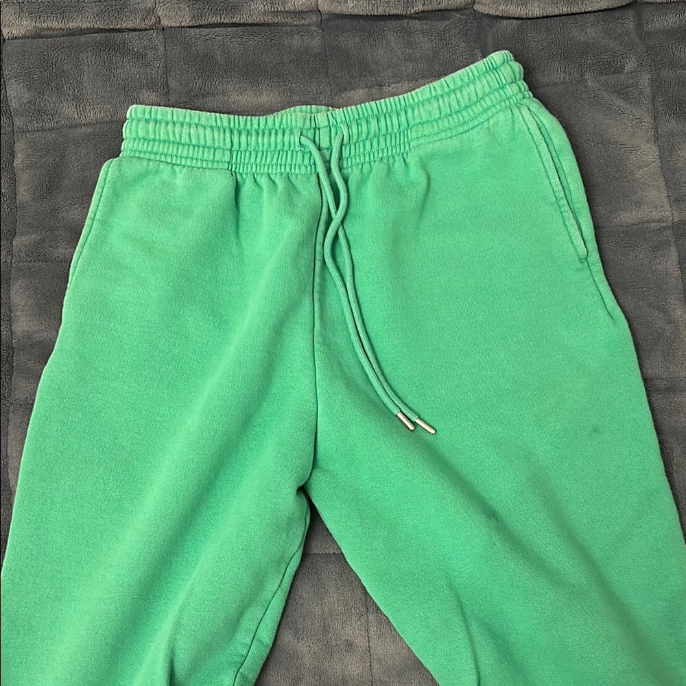 cute green joggers uniqlo sweatpants lounge comfy vibrant bright drawstring